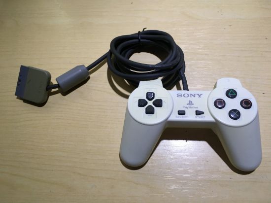 Picture of GENUINE WHITE SONY SCPH-1080 CONTROLLER PAD GAMEPAD FOR PLAYSTATION 1 PS1