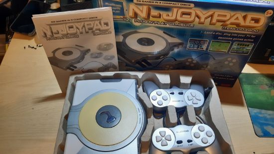 Picture of ABL N-JOYPAD CD3900 FAMICLONE CONSOLE 59 GAMES IN 3 COMPACT DISCS