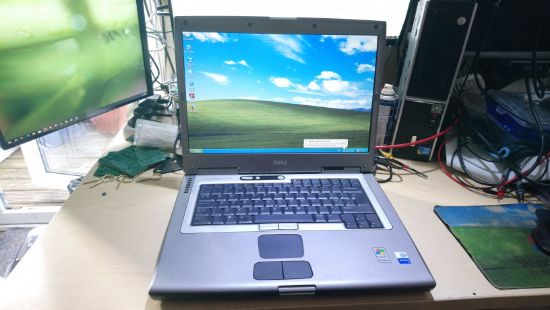 Picture of RETRO DELL LATITUDE D800 LAPTOP WITH CHARGER ON WINDOWS XP PRO SP3 32 BIT 