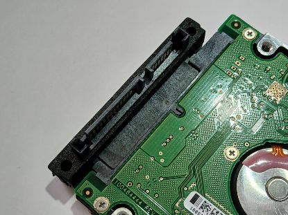 Picture of 90 ANGLE DOWN SATA MALE TO FEMALE EXTENSION ADAPTER 22 PIN (7+15)