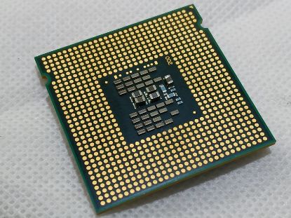 Picture of ✔️ INTEL CORE 2 QUAD Q8400 @ 2.67GHz LGA775 SLGT6 - UK SELLER
