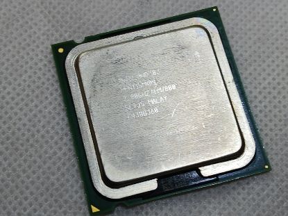 Picture of ✔️ INTEL PENTIUM 4 520 @ 2.80GHz 2.8-1-800 LGA775 - UK SELLER 