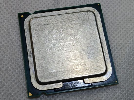 Picture of ✔️ INTEL PENTIUM D 940 @ 3.20GHz LGA775 SL8WQ SL94Q SL95W - UK SELLER 