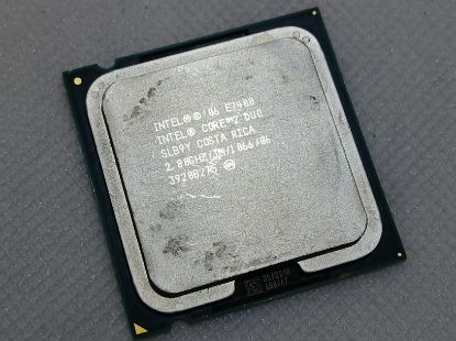 Picture of ✔️ INTEL CORE 2 DUO E7400 @ 2.80GHz LGA775 SLGQ8 SLGW3 - UK SELLER 