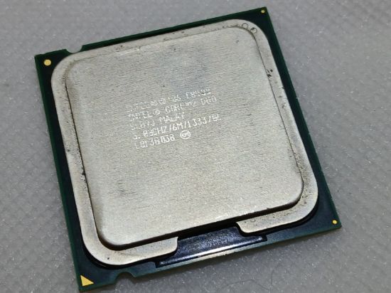 Picture of ✔️ INTEL CORE 2 DUO E8400 @ 3.00GHz LGA775 SLAPL SLB9J - UK SELLER 
