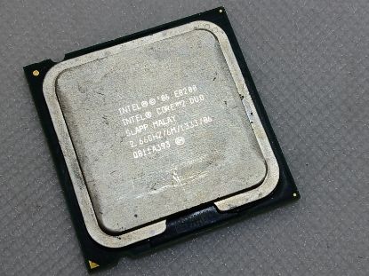 Picture of ✔️ INTEL CORE 2 DUO E8200 @ 2.66GHz LGA775 SLAPH SLAPP - UK SELLER