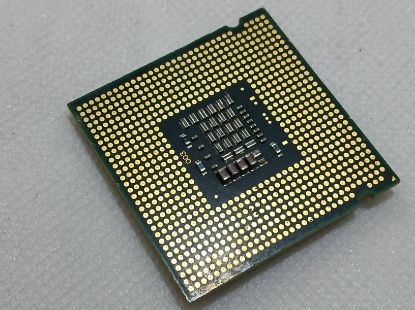 Picture of ✔️ INTEL CORE 2 DUO E8200 @ 2.66GHz LGA775 SLAPH SLAPP - UK SELLER