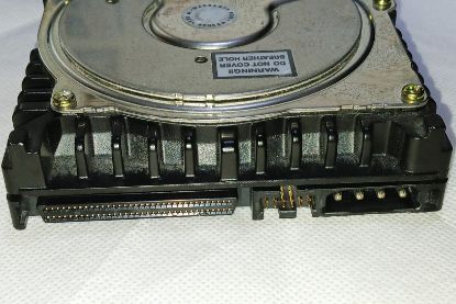 Picture of QUANTUM ATLAS 10K III 18GB 68PIN SCSI HARD DRIVE – TESTED WORKING LOW USE