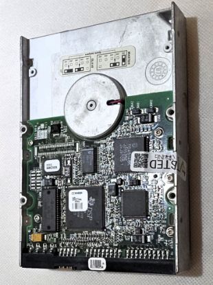 Picture of MAXTOR DiamondMax OEM 82559A4 2500MB 2.5GB RETRO ATA IDE 3.5" HARD DRIVE